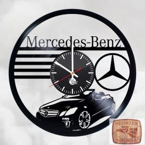 Reloj Mercedes Benz logo y nombre. 0902