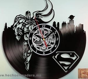 Reloj Superman Levitando frente Ciudad 1216